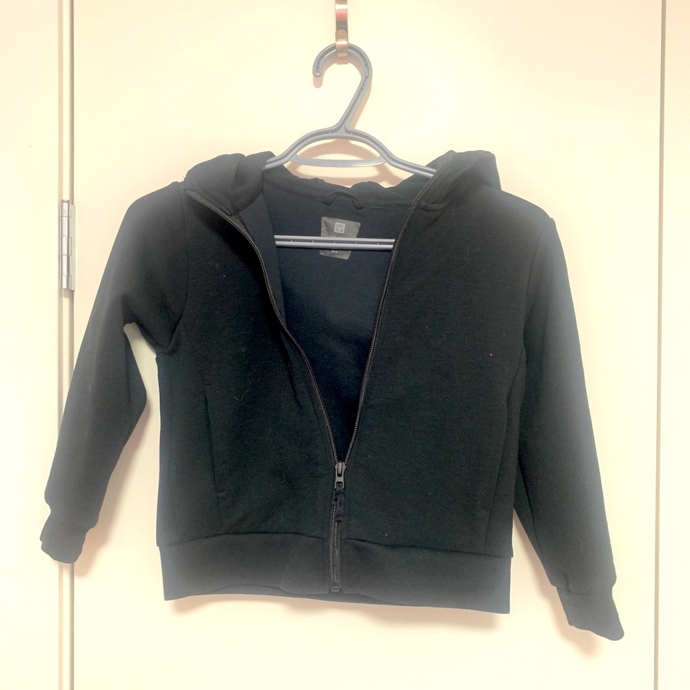 Uniqlo kids hoodie age 5-6, excellent condition